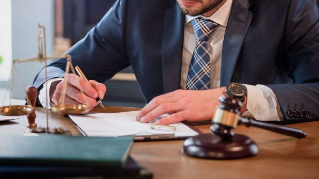 Lawsuit Nightmare? Why You NEED a Business Litigation Lawyer NOW! business litigation lawyer