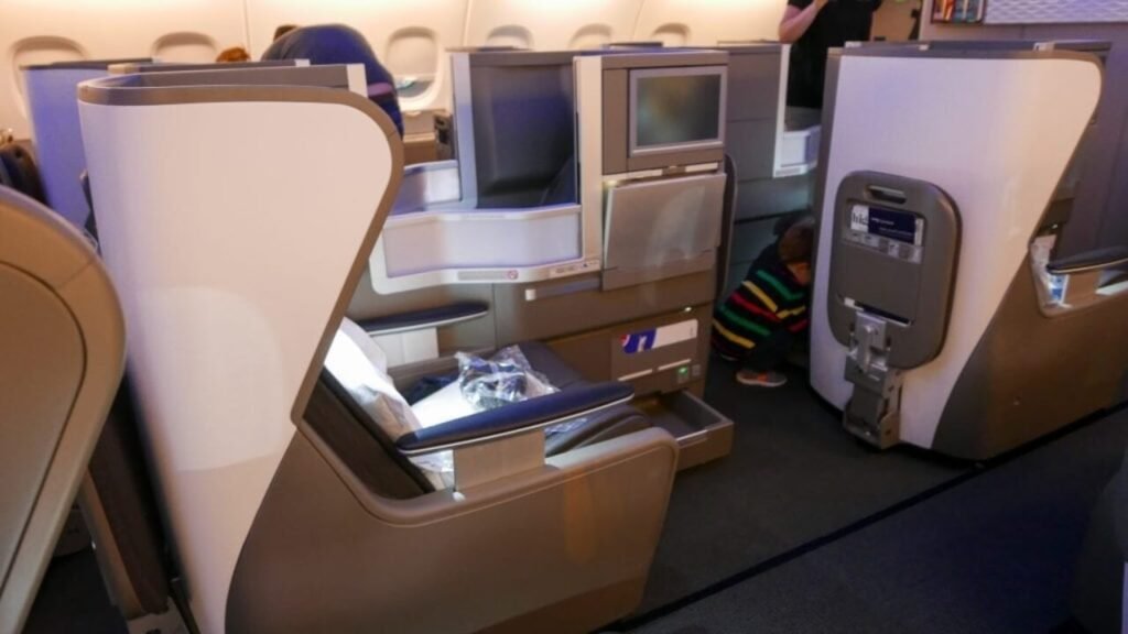 Is This the ULTIMATE Flight? British Airways A380 Business Class Review (American Traveler Edition)! british airways a380 business class